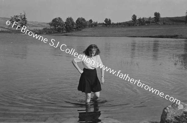 LOUGH DERG CLARE LILLIS MRS FRANK LILLES & PATRICIA SELF BY SHORE